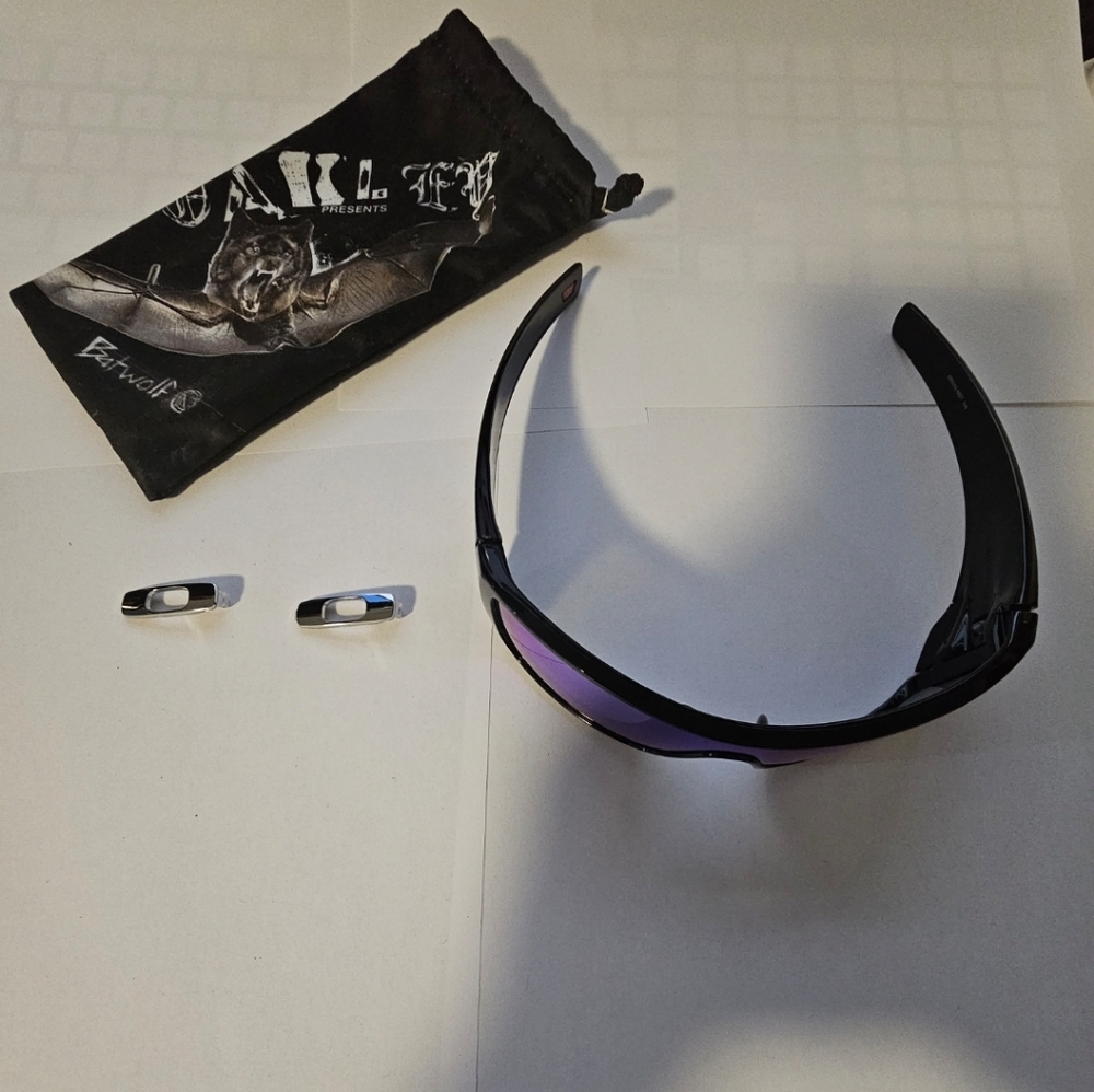 Oakley batwolf Mens sunglasses 009101-5827 black frames buenas polarized lens